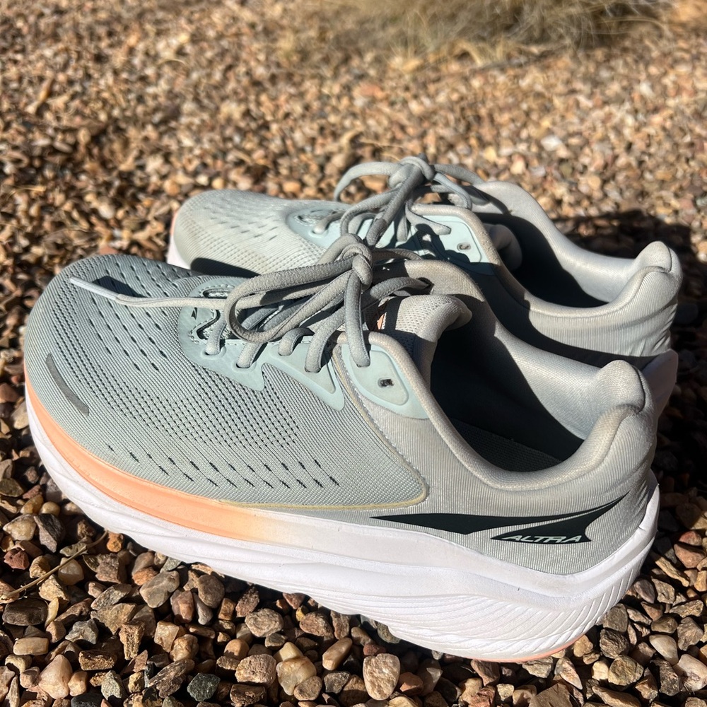 Altra Women's Light Gray Sneakers with Peach Accent
